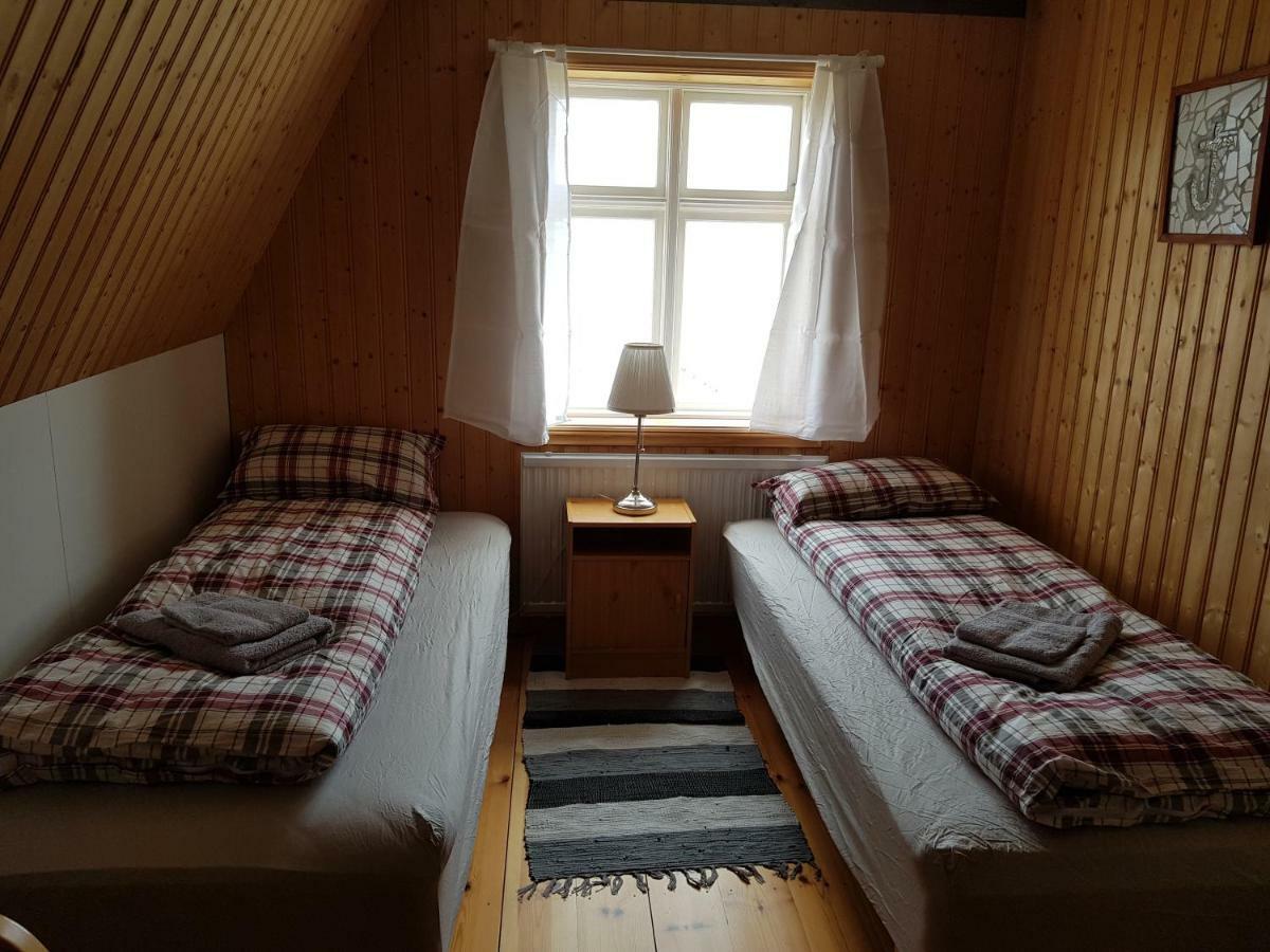 Gamli Baerinn Farm stay *